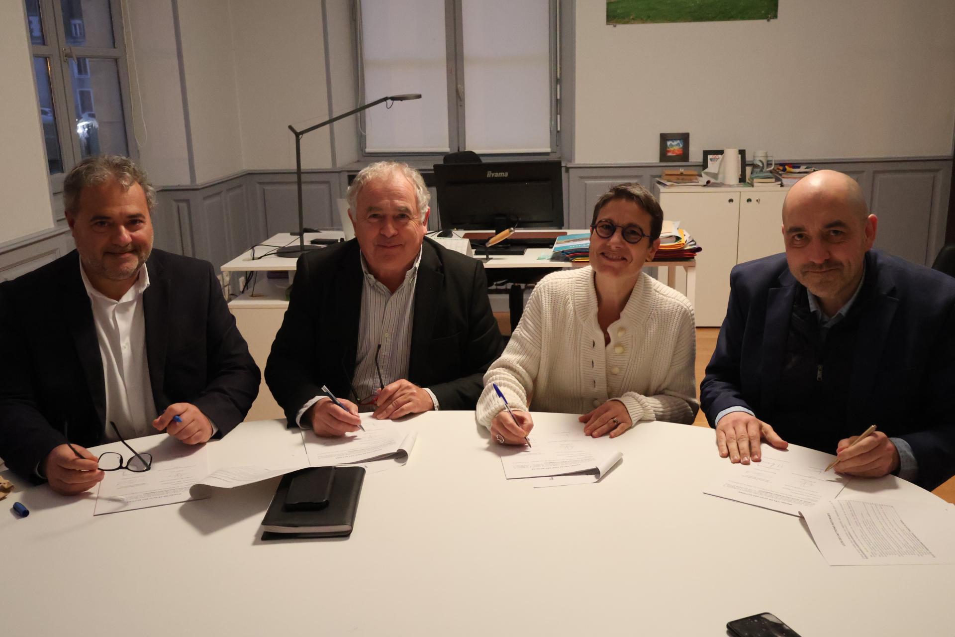 Signature partenariat entre la ville de La Charité et la Direction Départementale des Finances Publiques